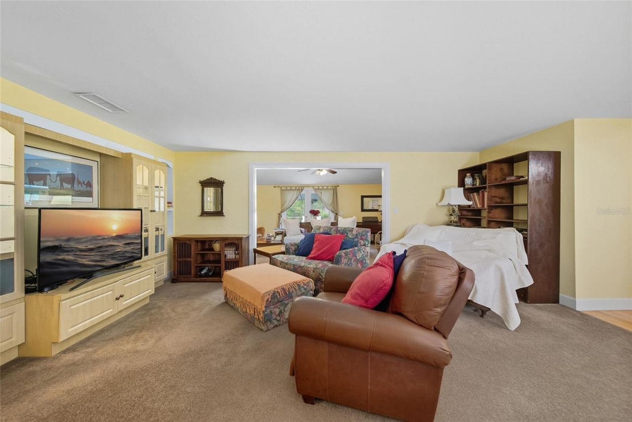 15507 N Himes Avenue, Tampa, FL 33618 Photo