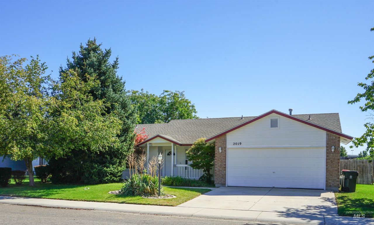 2019 W Snyder Dr, Meridian, ID 83642 Main Photo