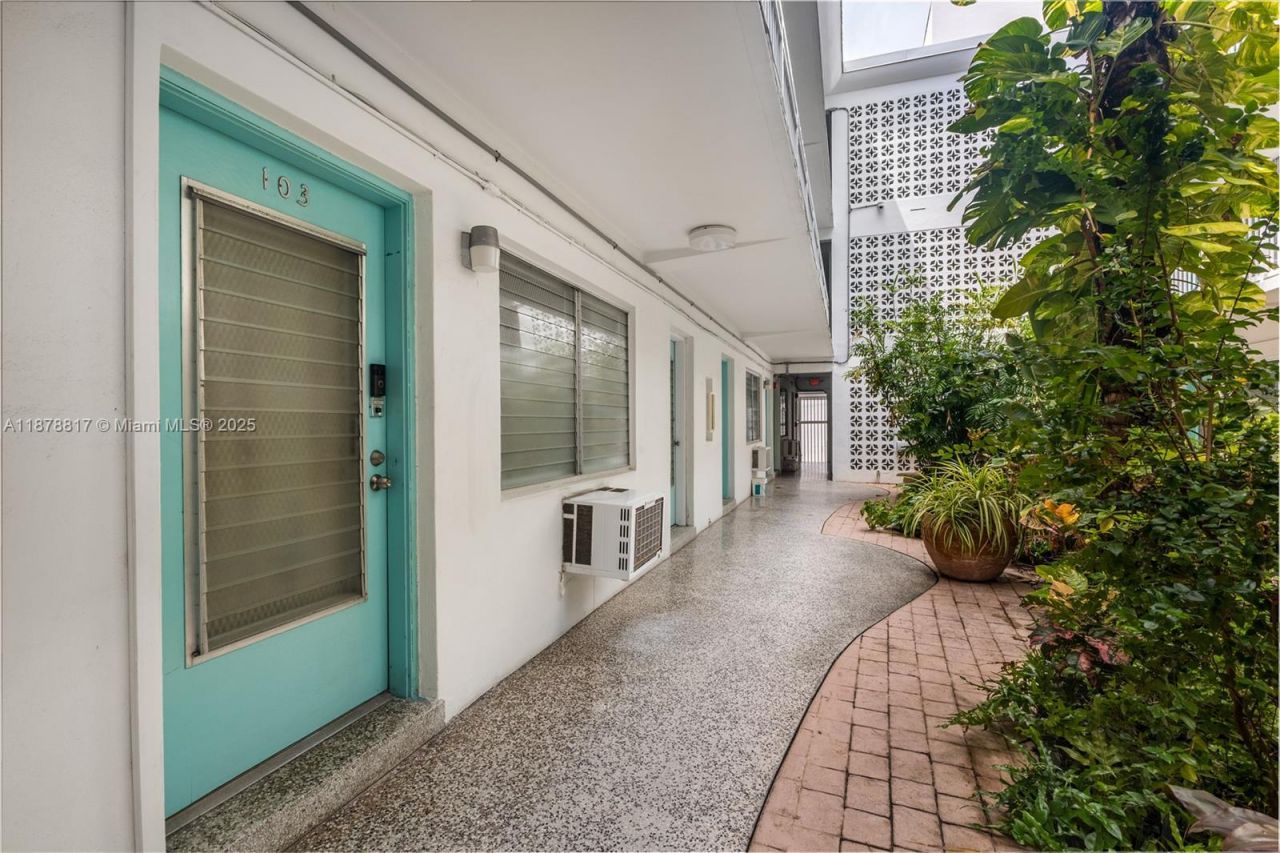 350 Collins Ave, Unit 103, Miami Beach, FL 33139 Photo