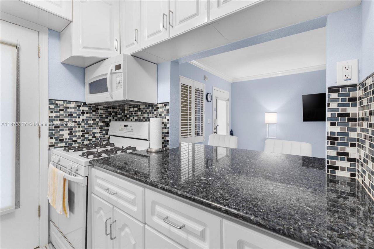 350 Collins Ave, Unit 103, Miami Beach, FL 33139 Photo