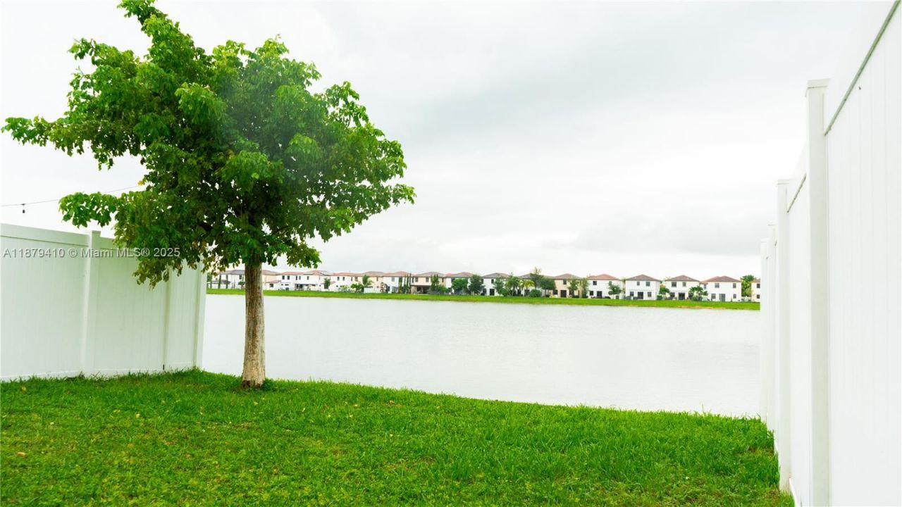 3343 W 100th Ter, Hialeah, FL 33018 Photo