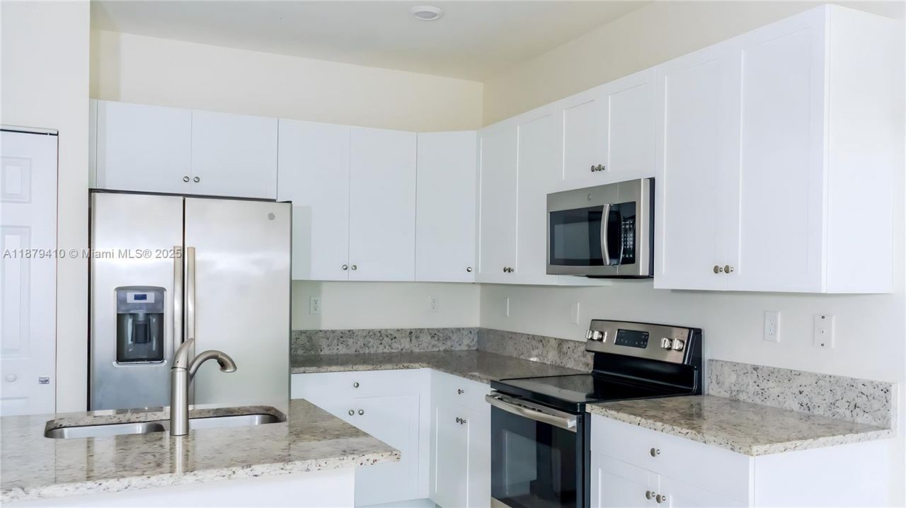 3343 W 100th Ter, Hialeah, FL 33018 Photo