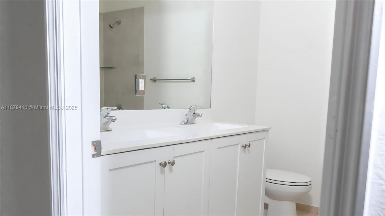 3343 W 100th Ter, Hialeah, FL 33018 Photo