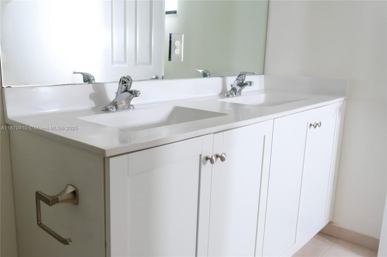 3343 W 100th Ter, Hialeah, FL 33018 Photo