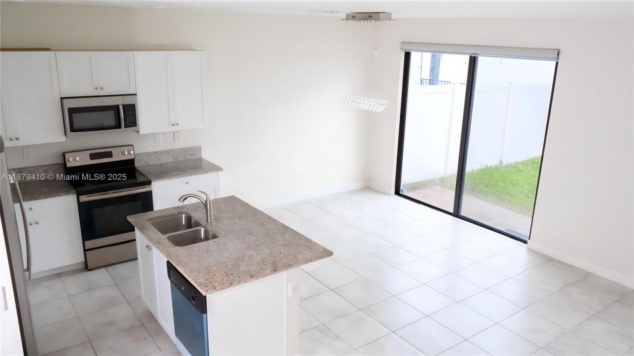 3343 W 100th Ter, Hialeah, FL 33018 Photo