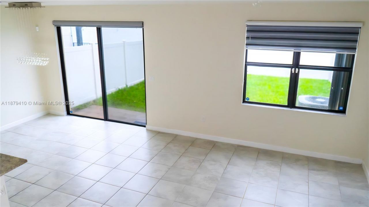 3343 W 100th Ter, Hialeah, FL 33018 Photo