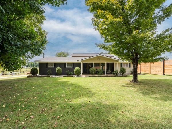 13693 N Mount Pleasant Road, Gravette, AR 72736