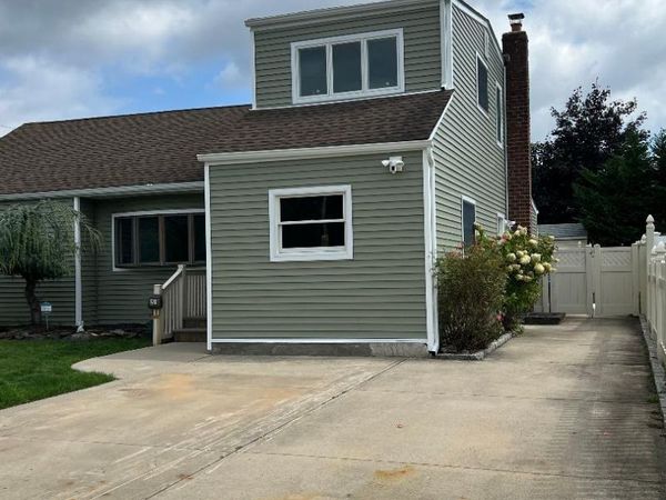 27 Taca Boulevard, Deer Park, NY 11729