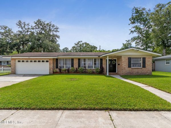 2806 ANNETTE Circle, Jacksonville, FL 32216