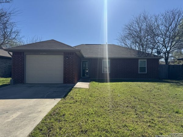 2221 Michigan, New Braunfels, TX 78130