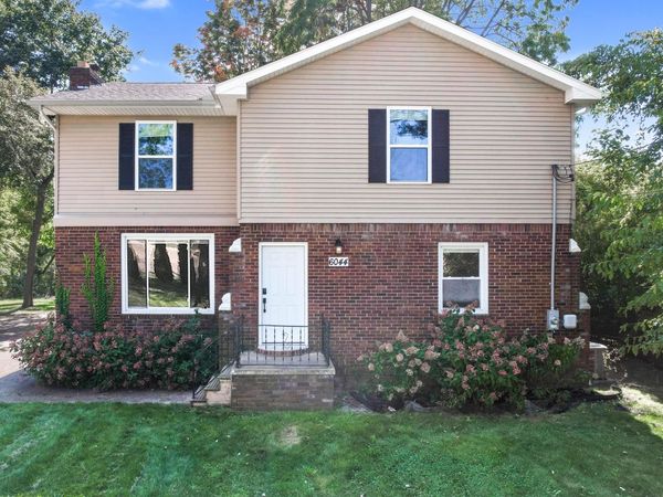 6044 Davison Road, Burton, MI 48509