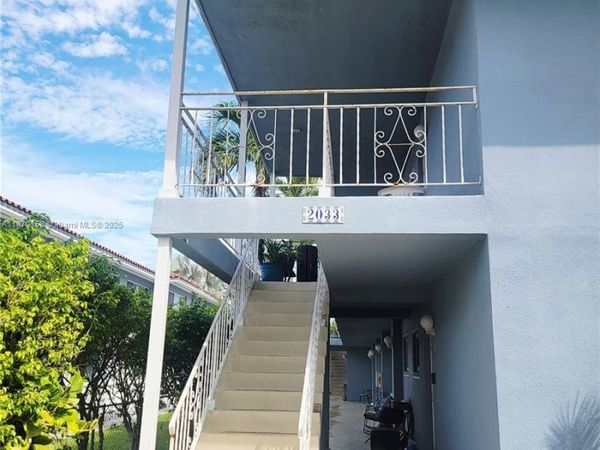 2033 Calais Dr, Unit 2, Miami Beach, FL 33141
