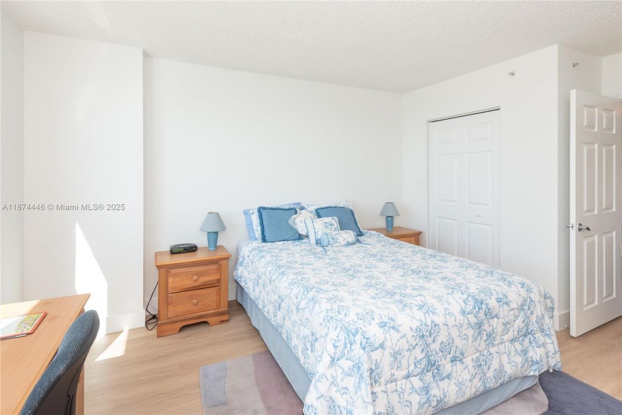 1155 Brickell Bay Dr, Unit 609, Miami, FL 33131 Photo