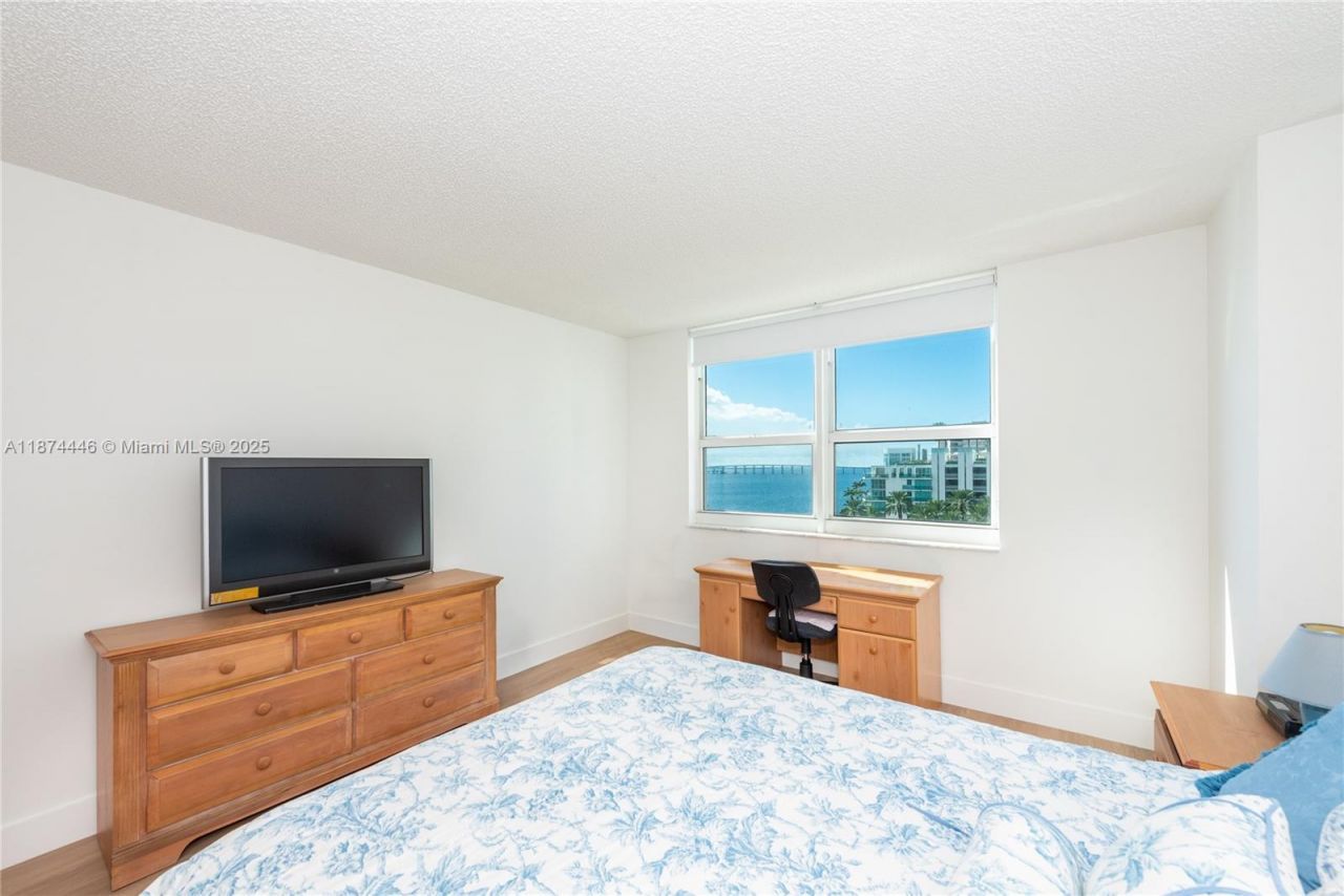 1155 Brickell Bay Dr, Unit 609, Miami, FL 33131 Photo