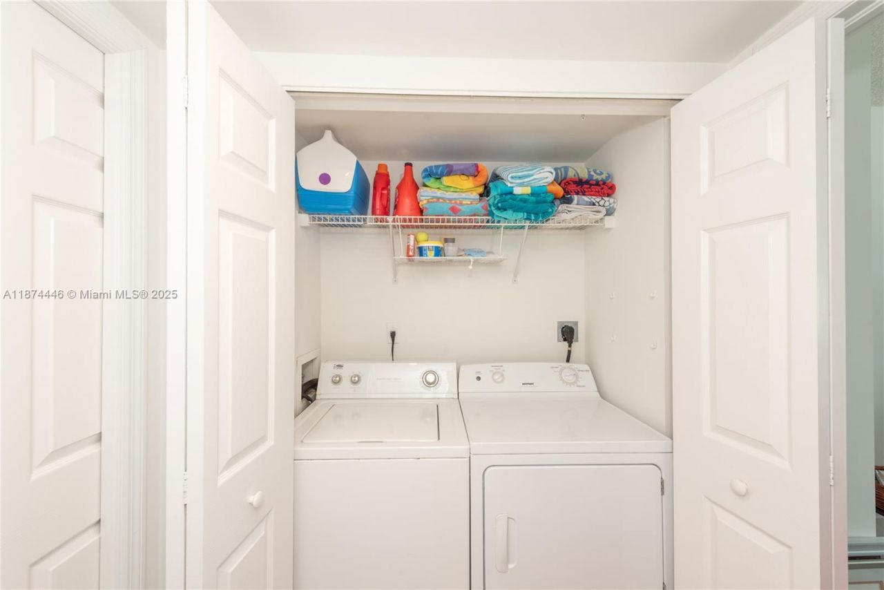 1155 Brickell Bay Dr, Unit 609, Miami, FL 33131 Photo