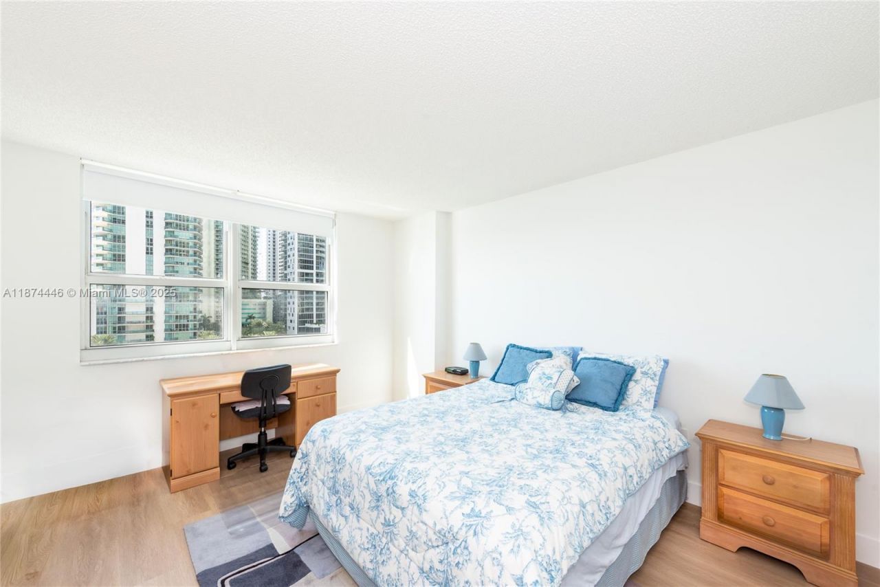 1155 Brickell Bay Dr, Unit 609, Miami, FL 33131 Photo