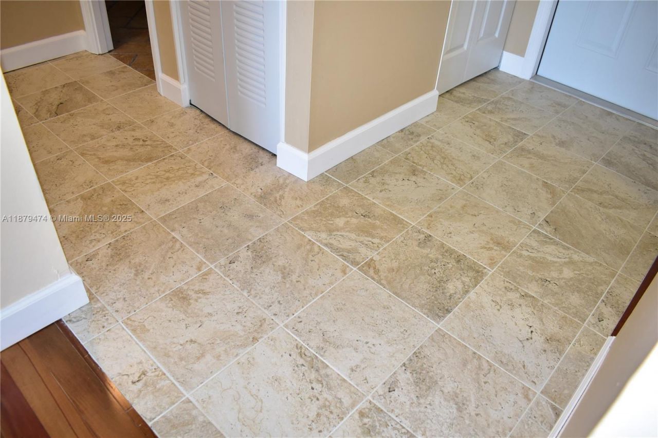 9641 Sunrise Lakes Blvd, Unit 306, Sunrise, FL 33322 Photo