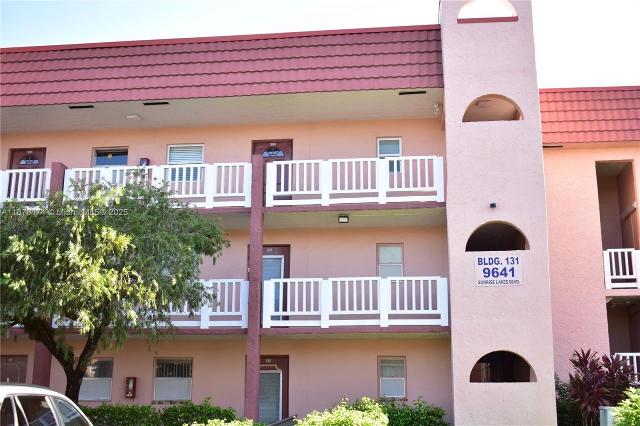 9641 Sunrise Lakes Blvd, Unit 306, Sunrise, FL 33322 Photo