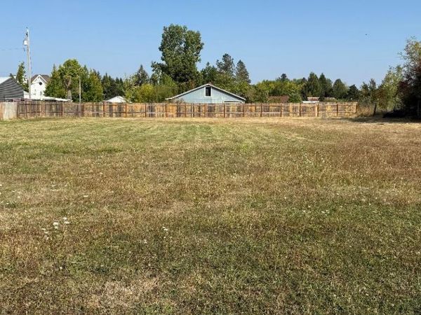 3 Orchard St, Monroe, OR 97456