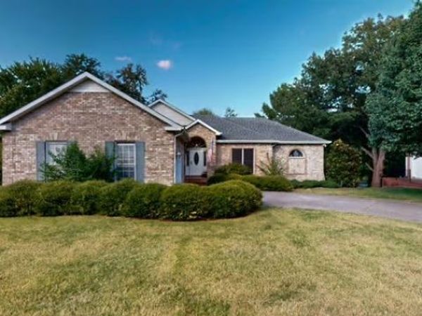 1519 Kensington Dr, Murfreesboro, TN 37130