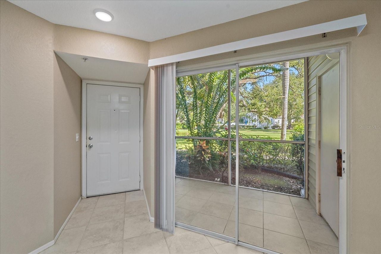 850 S Tamiami Trail, Unit 207, Sarasota, FL 34236 Photo