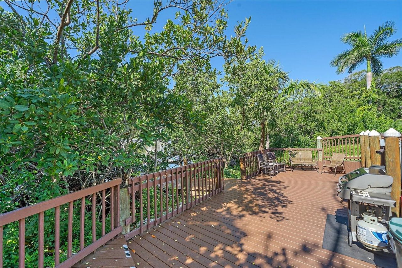 850 S Tamiami Trail, Unit 207, Sarasota, FL 34236 Photo