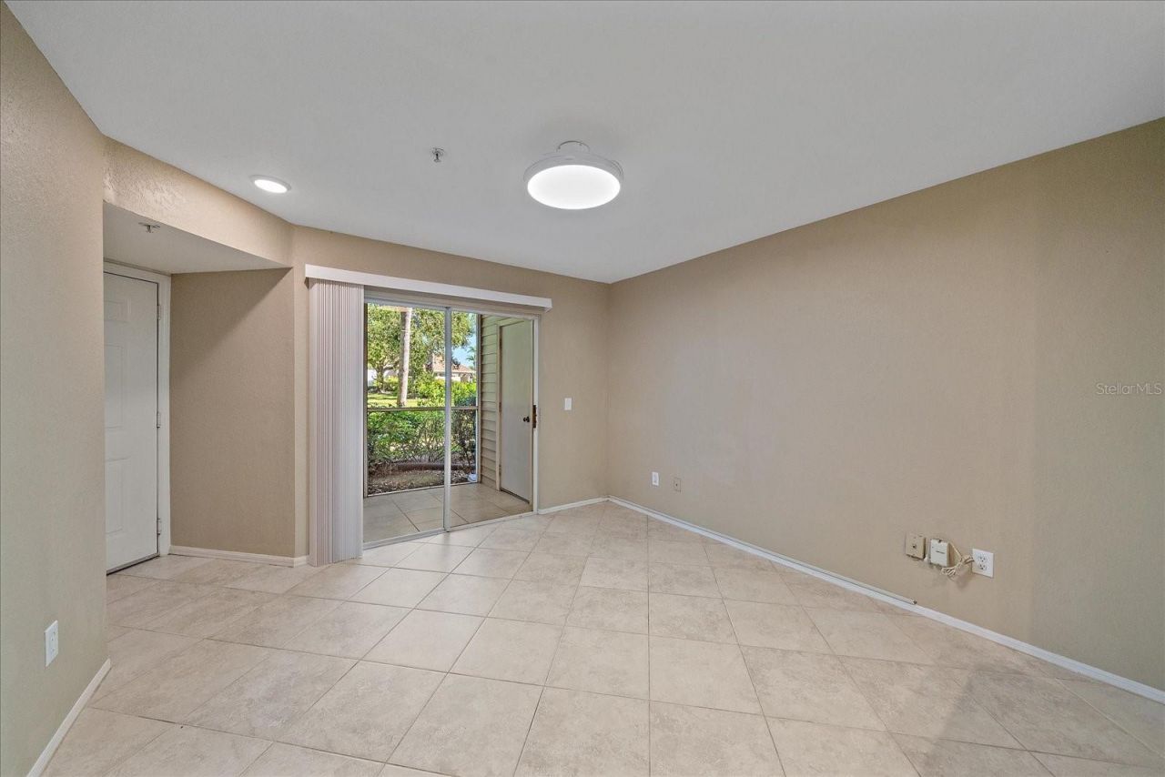 850 S Tamiami Trail, Unit 207, Sarasota, FL 34236 Photo