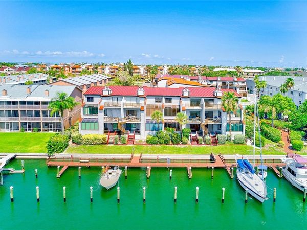 557 PINELLAS BAYWAY S, Unit 303, ST PETERSBURG, FL 33715