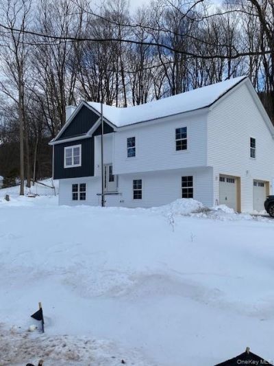 40 Neversink Drive, Port Jervis, NY 12771 Main Photo