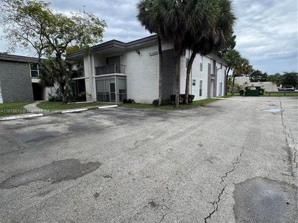 10353 N Kendall Dr, Unit BB2, Miami, FL 33176