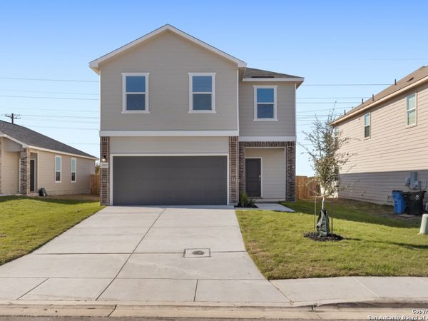 3909 Woodside Dr, Seguin, TX 78155