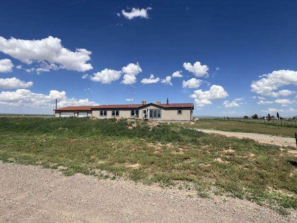 16 LORA Lane, Edgewood, NM 87015
