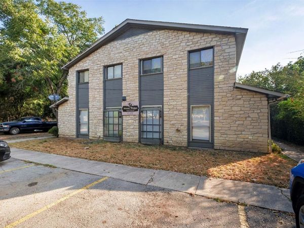 115 S Frio ST, Unit I, Lockhart, TX 78644