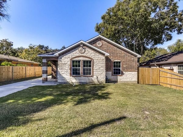 1449 Owega Avenue, Dallas, TX 75216