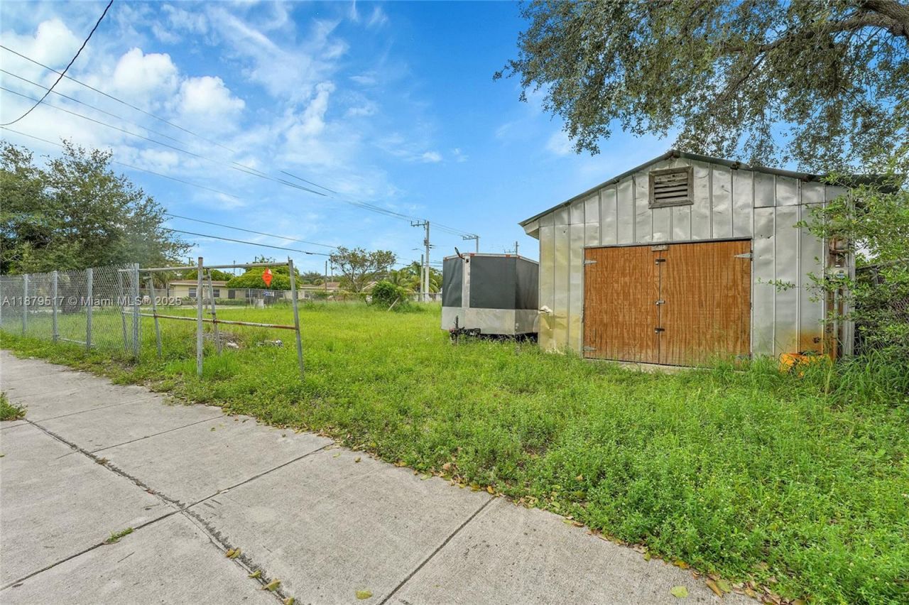 1819 Suwanee Dr, West Palm Beach, FL 33409 Photo