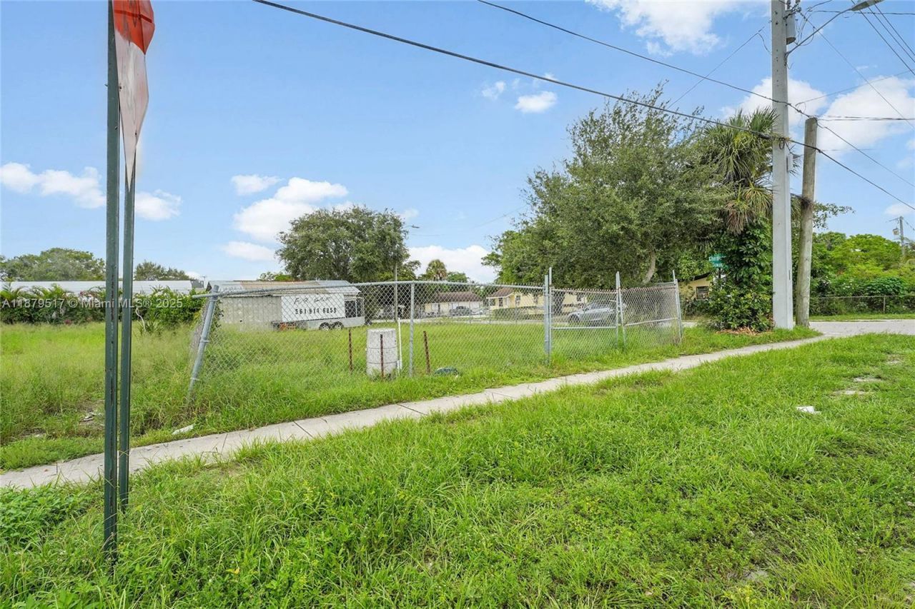 1819 Suwanee Dr, West Palm Beach, FL 33409 Photo