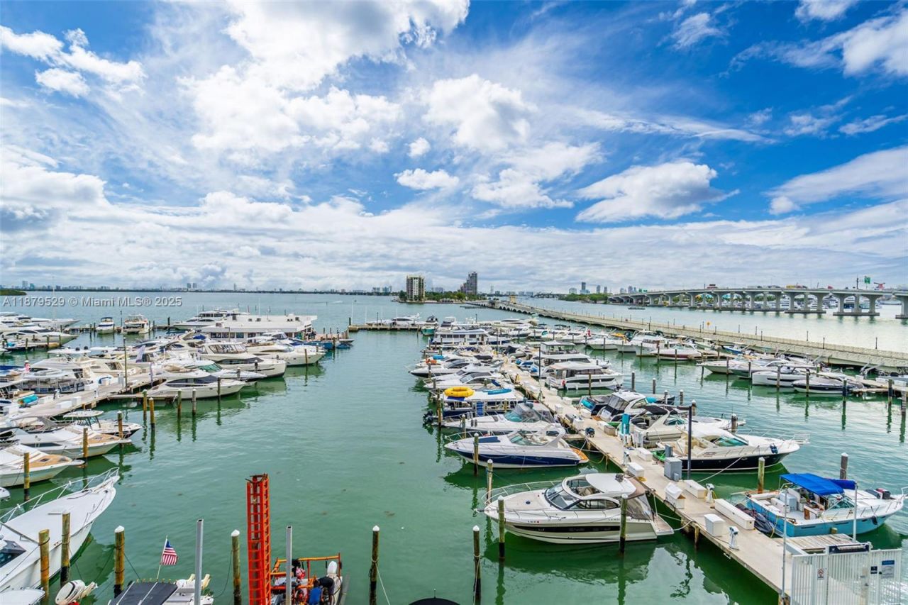 555 NE 15th St, Unit PH-D, Miami, FL 33132 Photo