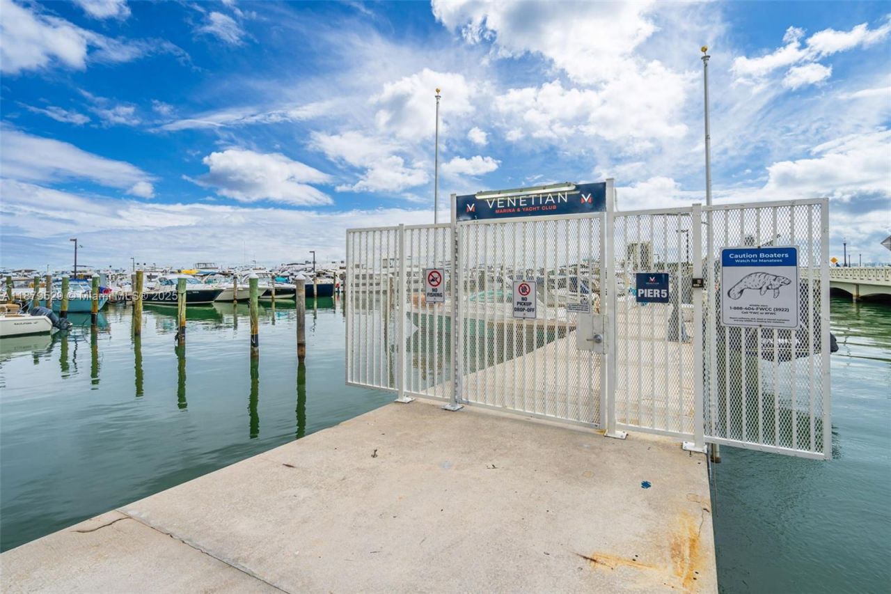 555 NE 15th St, Unit PH-D, Miami, FL 33132 Photo