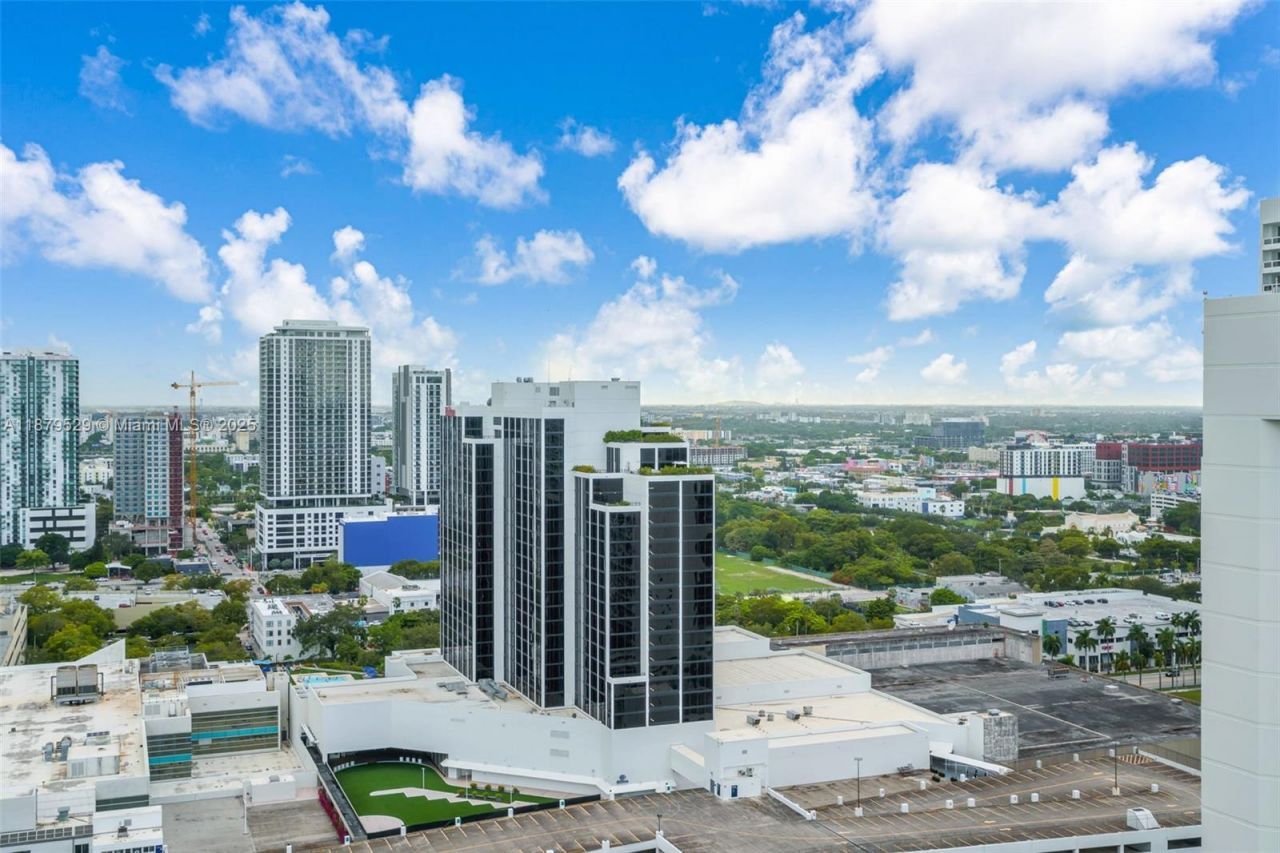 555 NE 15th St, Unit PH-D, Miami, FL 33132 Photo