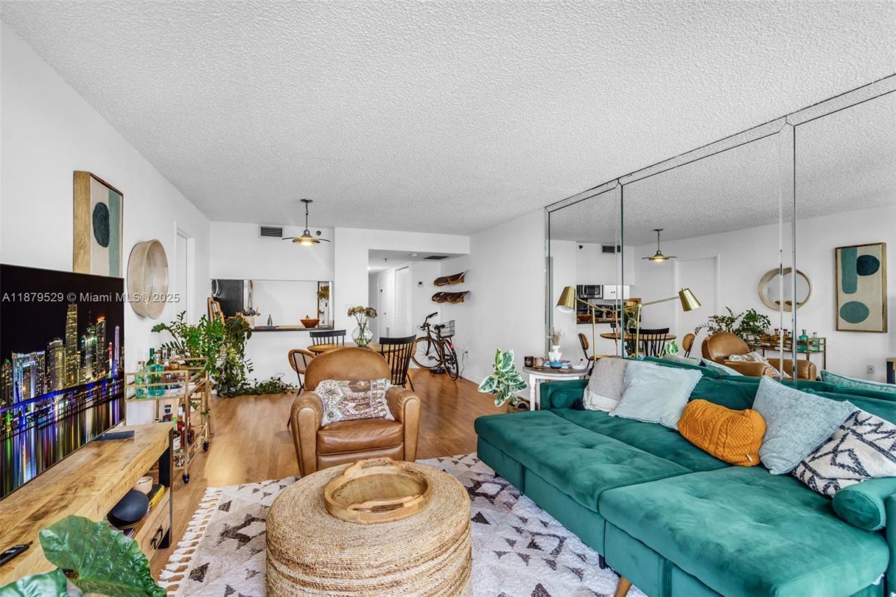 555 NE 15th St, Unit PH-D, Miami, FL 33132 Photo