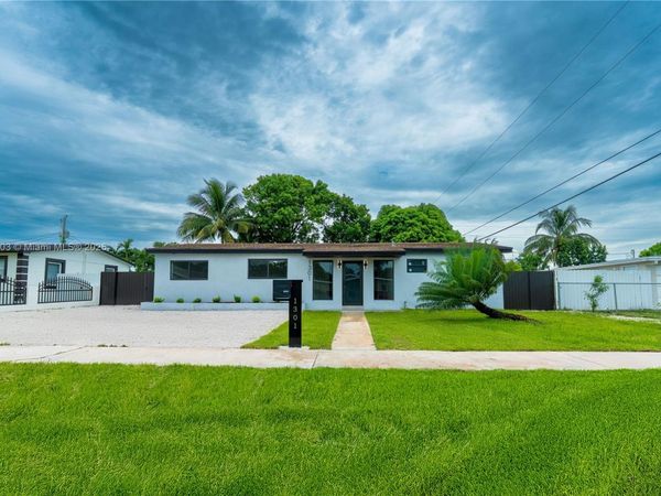 1301 NW 176th Ter, Miami Gardens, FL 33169