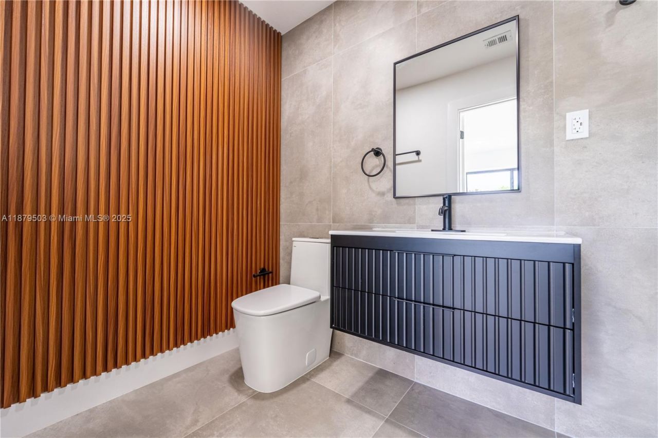 1301 NW 176th Ter, Miami Gardens, FL 33169 Photo