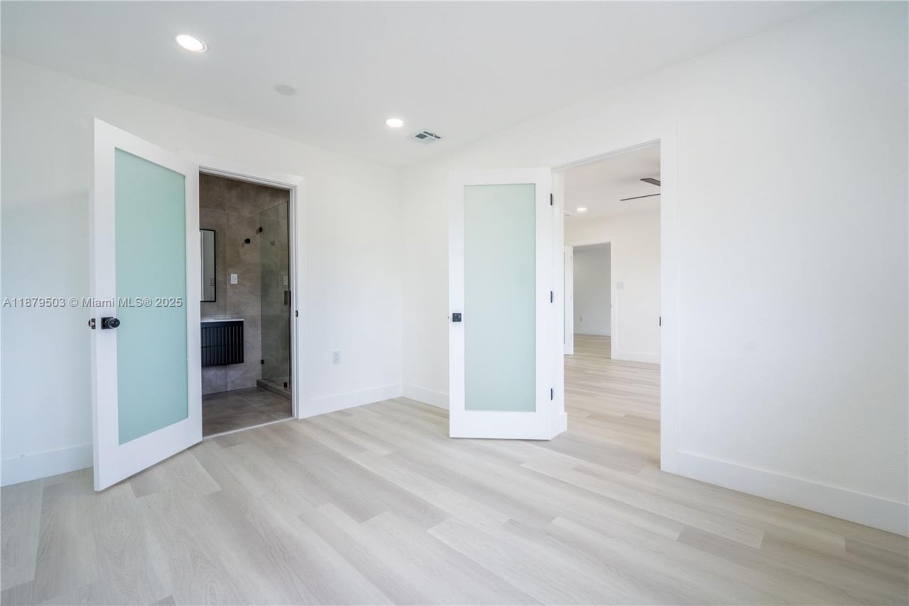 1301 NW 176th Ter, Miami Gardens, FL 33169 Photo