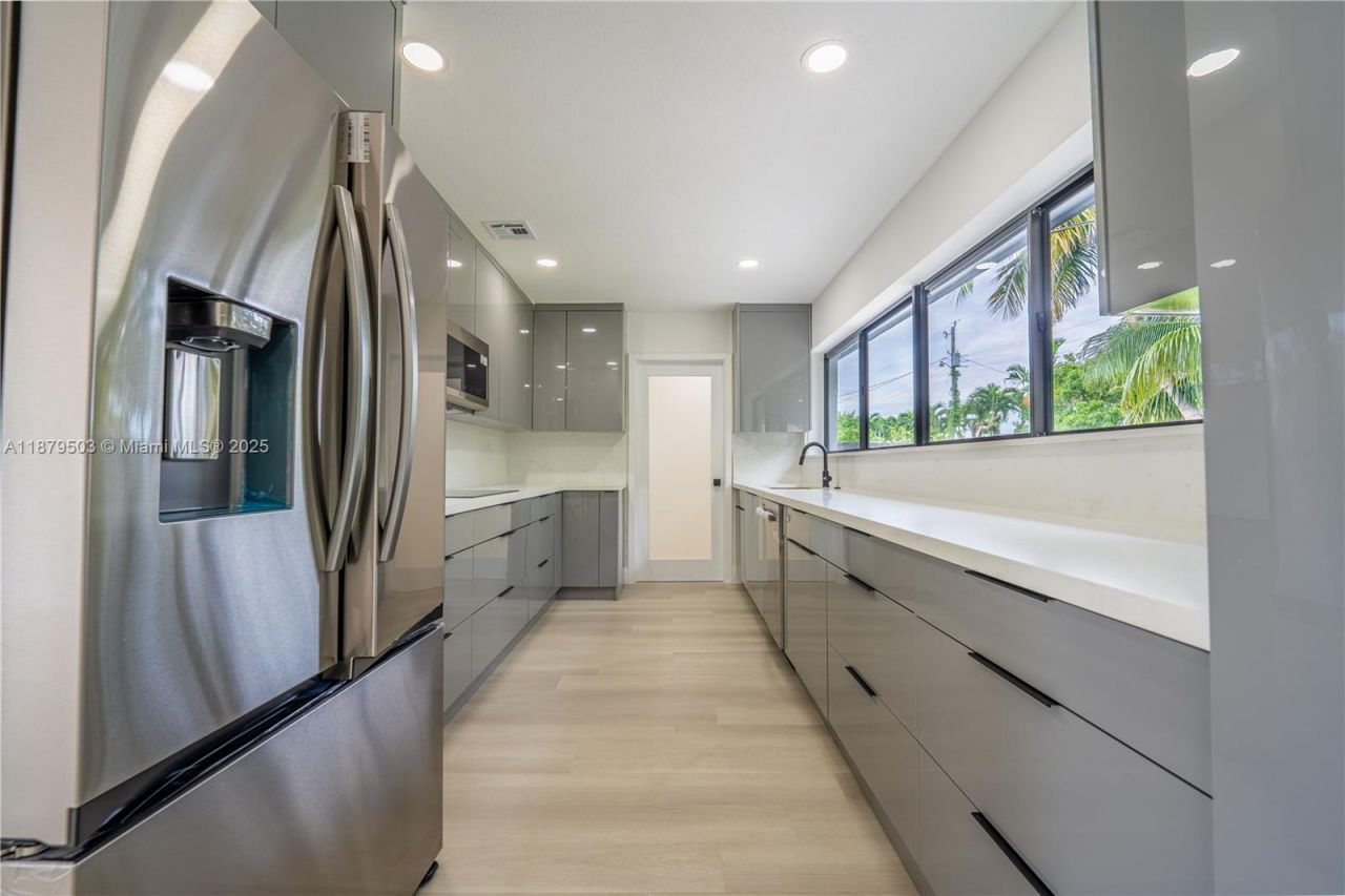 1301 NW 176th Ter, Miami Gardens, FL 33169 Photo