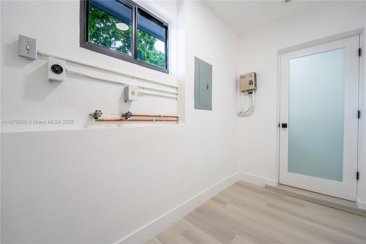 1301 NW 176th Ter, Miami Gardens, FL 33169 Photo