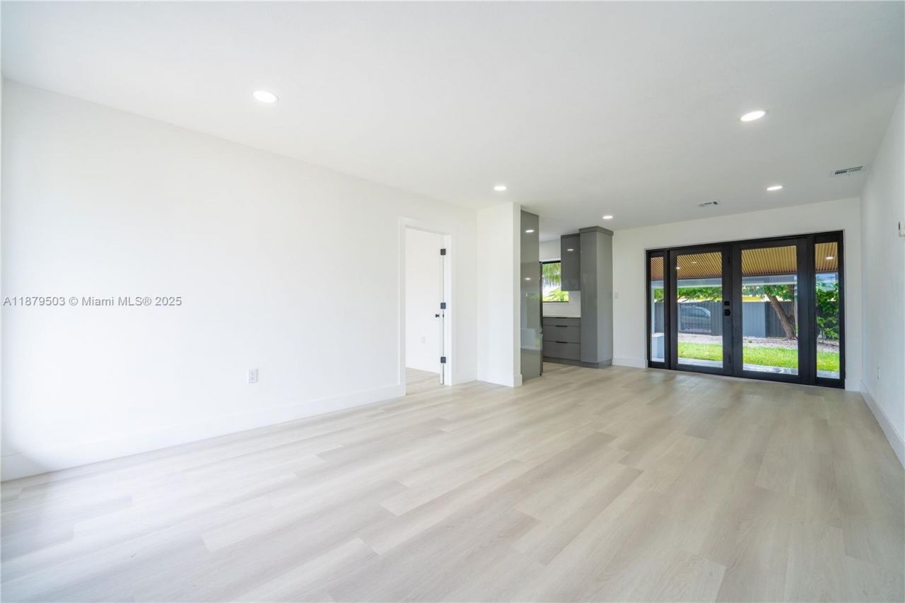 1301 NW 176th Ter, Miami Gardens, FL 33169 Photo