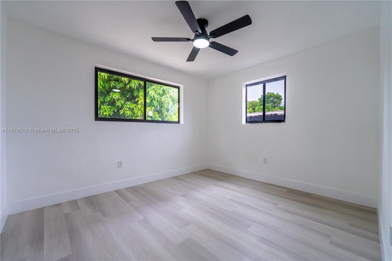 1301 NW 176th Ter, Miami Gardens, FL 33169 Photo