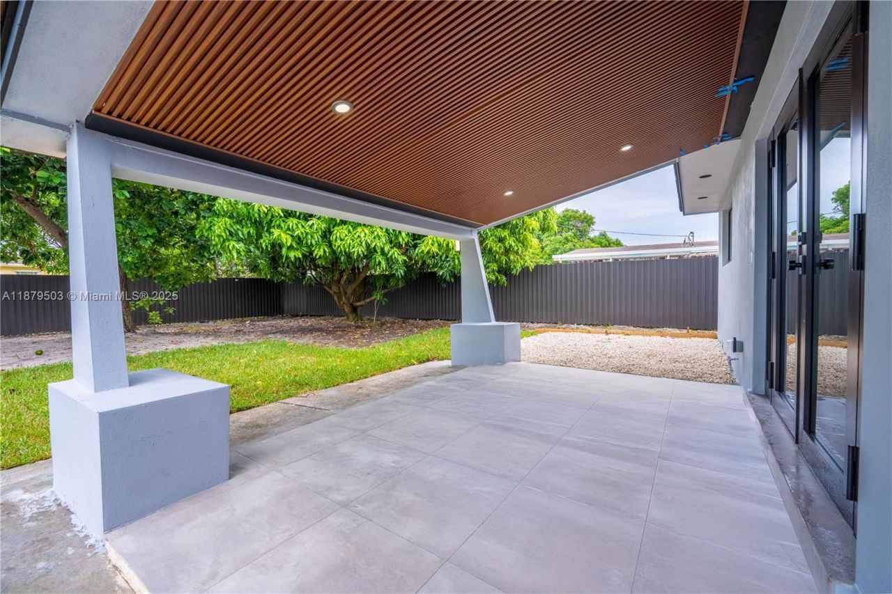 1301 NW 176th Ter, Miami Gardens, FL 33169 Photo