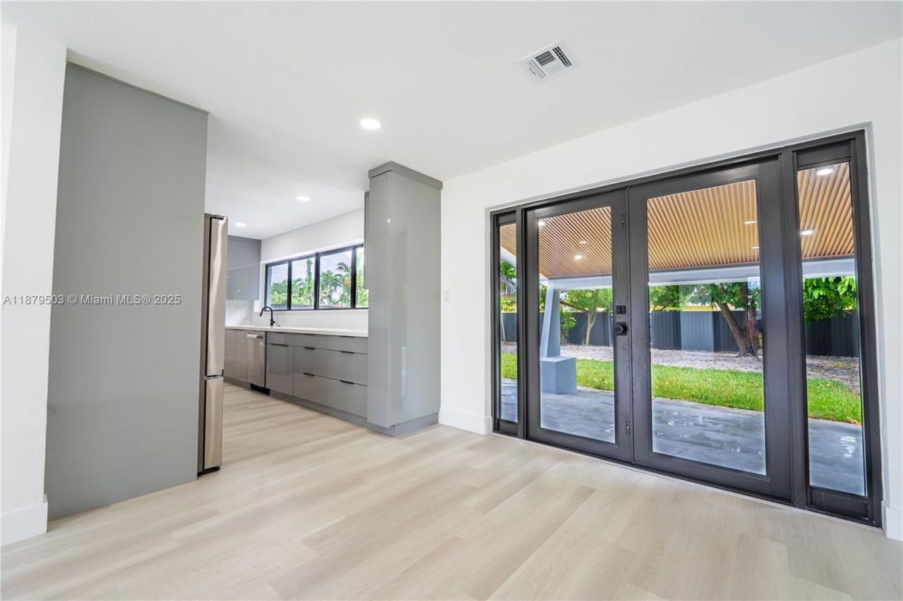 1301 NW 176th Ter, Miami Gardens, FL 33169 Photo