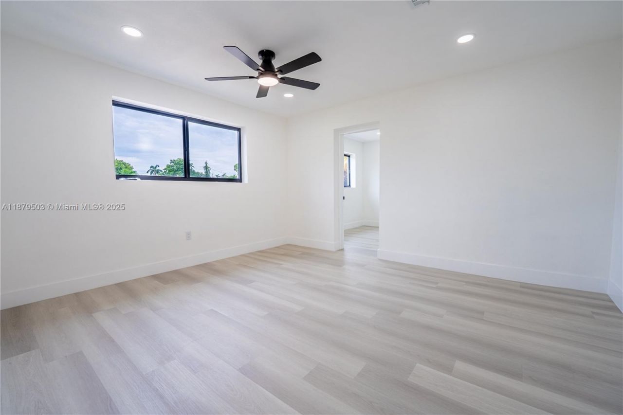 1301 NW 176th Ter, Miami Gardens, FL 33169 Photo